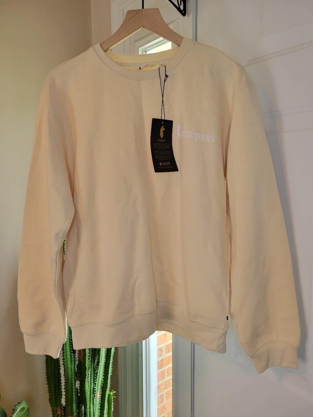 NEW Cotopaxi Cream Logo Crewneck Sweatshirt, Size Womens Large
